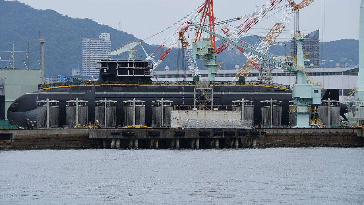 29SS submarine(SS-513) left side view at the Mitsubishi Dockyard Kobe October 4, 2020.jpg